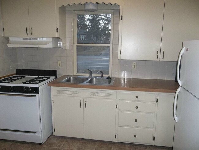 Photo - 334 E Elizabeth St Unit B