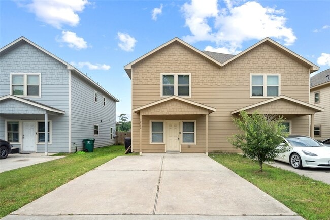 Building Photo - 9018 Everglade Dr Unit A