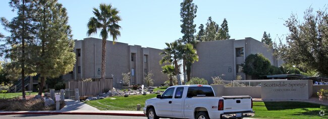 Photo - Scottsdale Springs Condominiums
