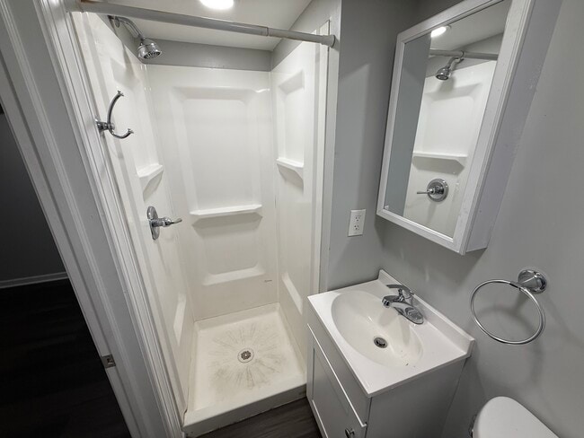 Photo - 6921 Clinton Rd