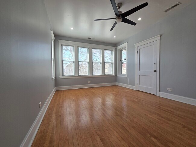 Photo - 5434 W Drummond Pl