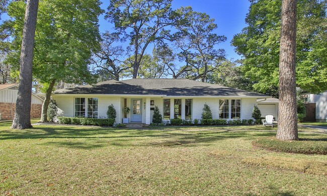 Photo - 827 St George Ln