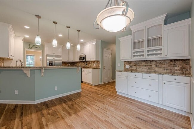 Photo - 461 Braidwood Walk NW