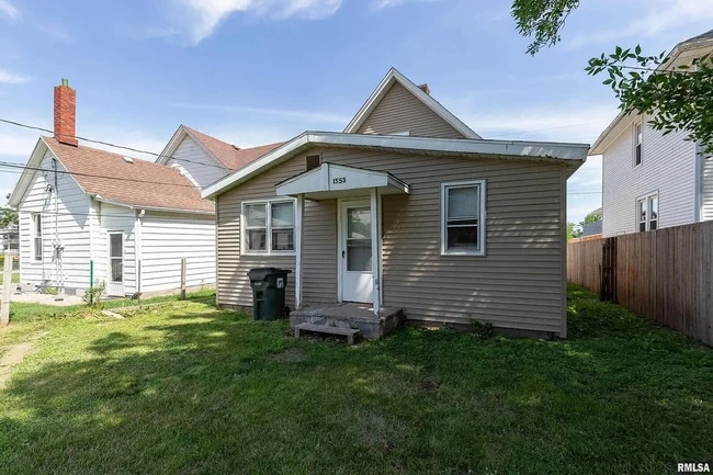 1553 W 17th St Unit 1553 1/2 W 17th St