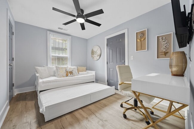 903-905 Beecher St SW Unit 903 Beecher