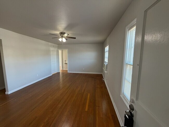 Photo - 2 Bedroom- Historic Monticello Park Unidad D