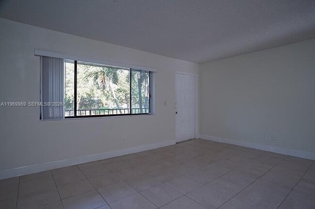 Photo - 1825 Meadows Cir W Unit 1825