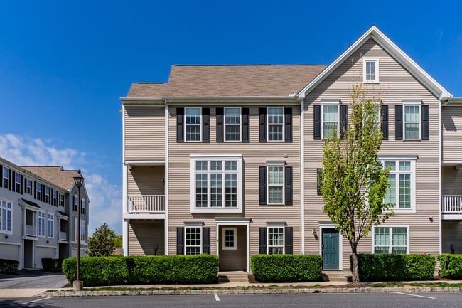 Photo - 3030 Meridian Cmns