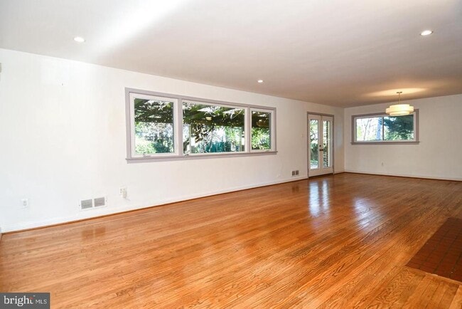 4111 Saul Rd