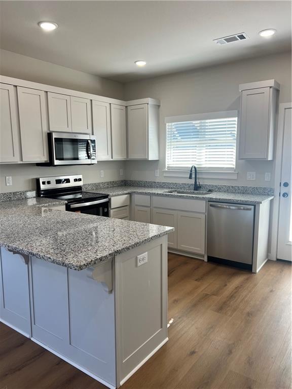 Photo - 600 Cosmos St