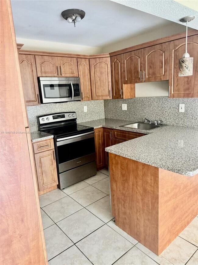 Photo - 10431 N Kendall Dr Unit D114