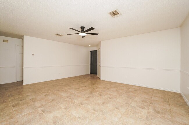 Photo - 5146 Erickson Bluff