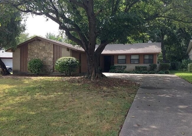 Building Photo - 1401 Wisteria Way Rental
