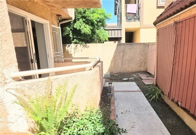 15311 Gundry Ave Unidad 23