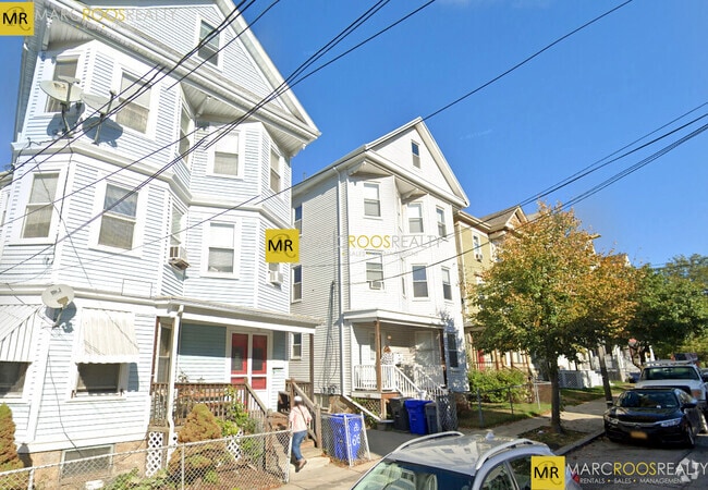 Building Photo - 66 Calumet St Unit 3 Rental
