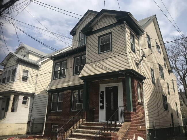 Photo - 272-274-274 Wainwright St Unit 3