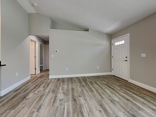 Photo - 10465 N Spaulding Dr