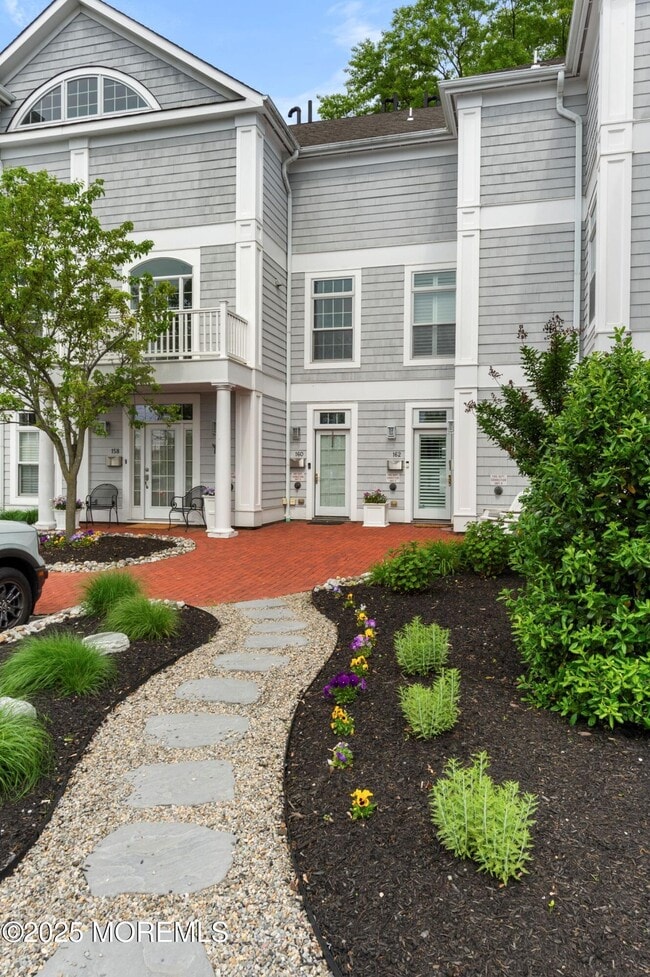 Photo - 162 Main St Townhome
