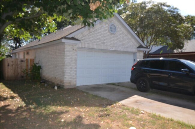Photo - 4729 Castleman Dr