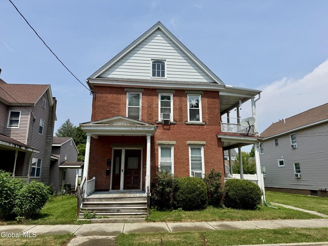 Building Photo - 606 Broadway Unit 1