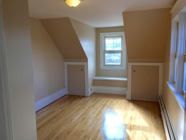 Photo - 389 Portland St Unit 1