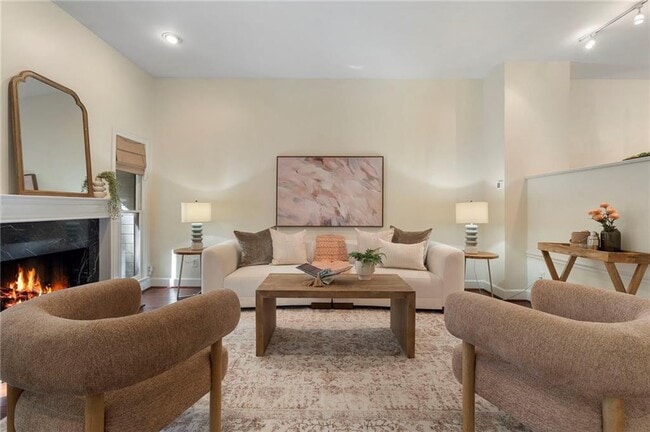 Photo - 1467 Monroe Dr NE