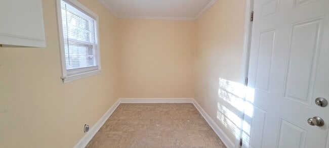 Photo - 806 S Best St