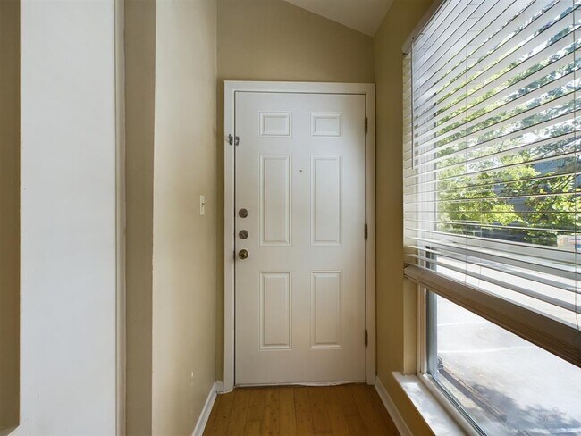 Photo - 1000 W 26th St Unit 210