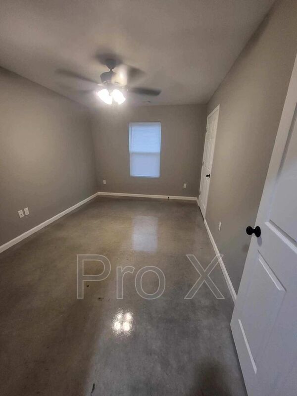 Photo - 1411 S Byers Ave