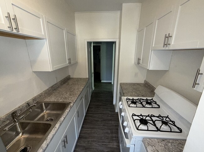 Photo - 133 W 13th St Unit 3