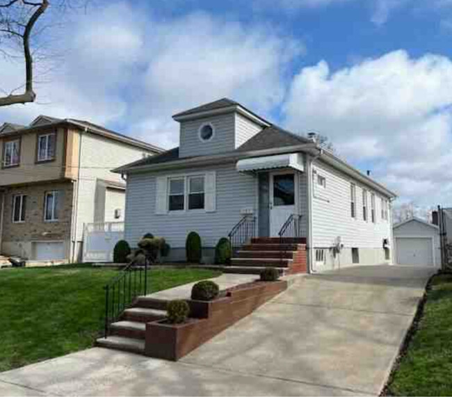 Photo - 197 Hamden Ave House