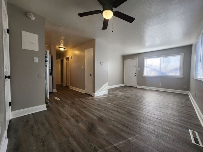 Photo - Cozy 3-Bed, 1-Bath Apartment on Filmore St...