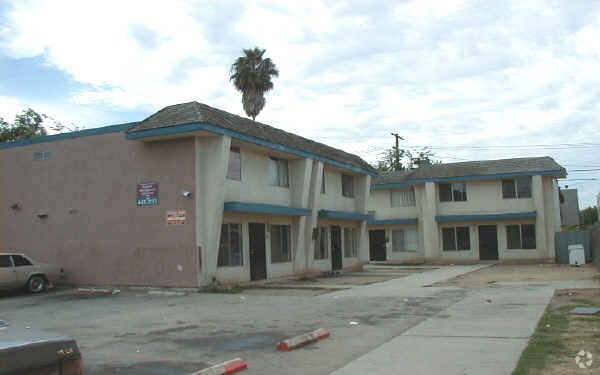 1140-1148 W. 36th Pl. - 1140-1148 W. 36th Pl. Apartments