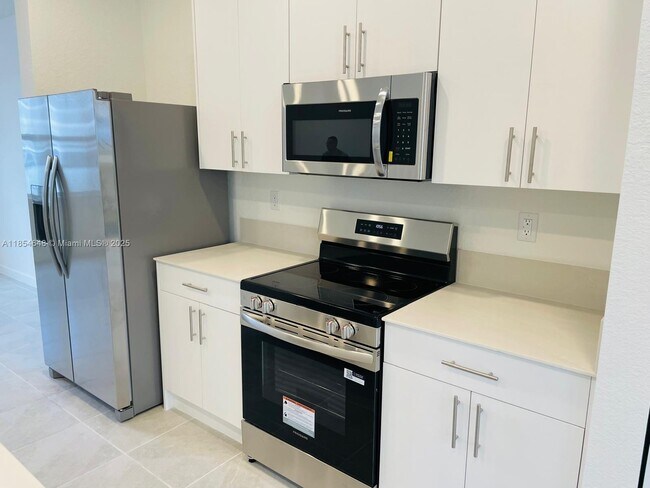 Photo - 175 SE 11th St