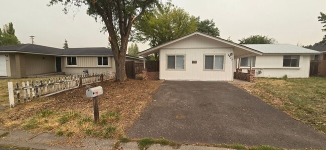 Building Photo - 2825 Wantland Ave