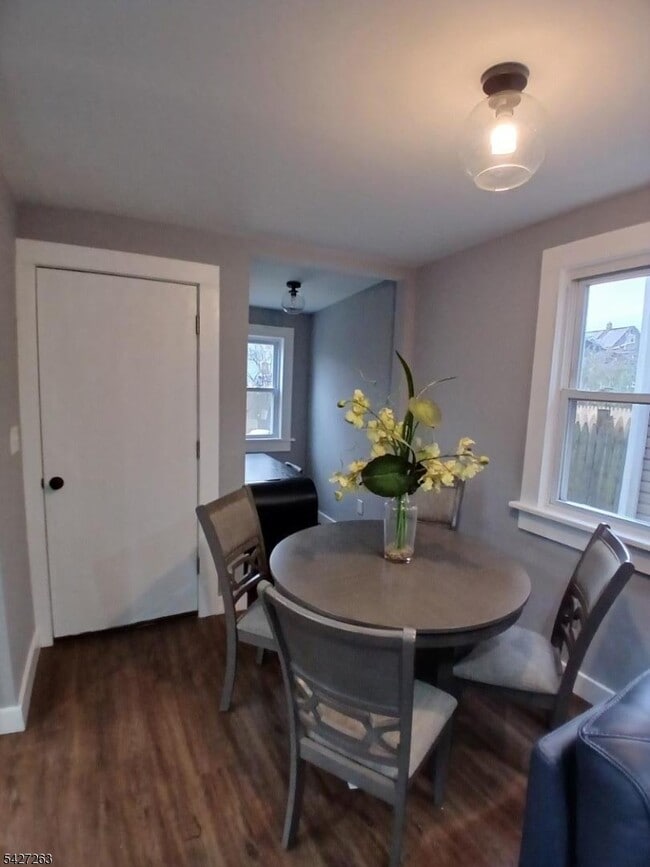 Photo - 17 Thomas St