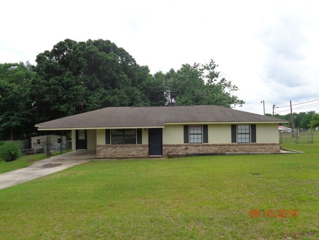 Sellers Court in Level Plains! Freshly Pa... - Sellers Court in Level Plains!  Freshly Pa... Casa