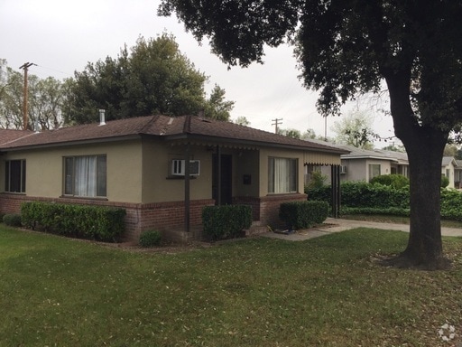 Building Photo - Modesto 1 Bedroom 1 Bathroom Duplex Rental