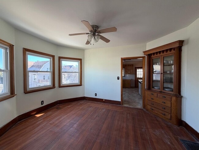 Photo - 1040 Broadway Unidad 2