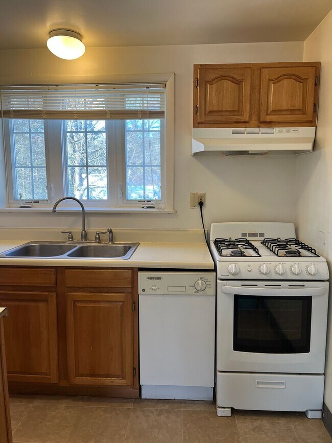 Photo - Lakeland Apartments