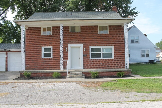 Building Photo - 727 Washington St Rental