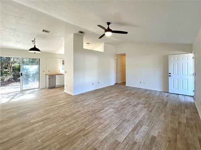 Photo - 26613 NW 3rd Ave