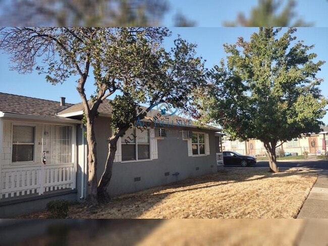 Photo - Cute Duplex off of Stockton Blvd