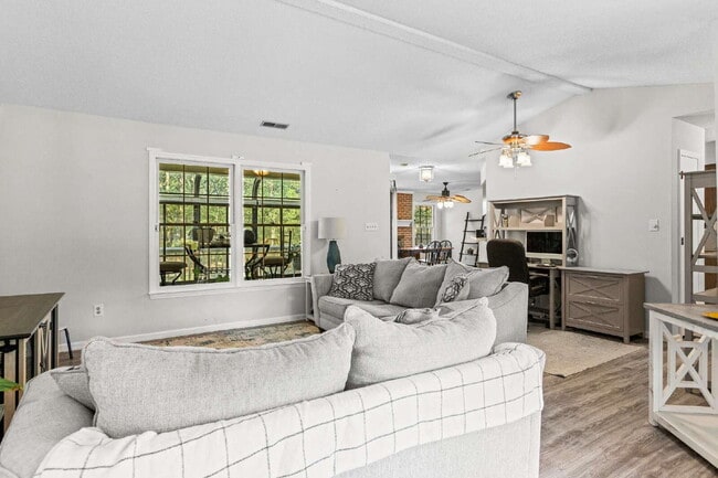 Photo - Charming 3-Bedroom Retreat with 2 Full Bat...