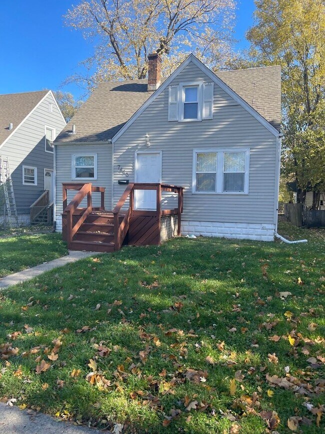 Building Photo - 7613 Van Buren Ave Rental