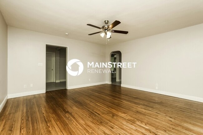 Photo - 4 Bedroom Pet-Friendly Home in Deland, FL with Main Street Renewal