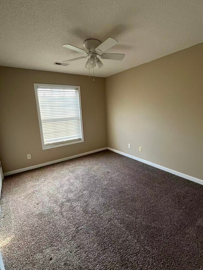 Photo - 7135 W Friendly Ave Unidad G