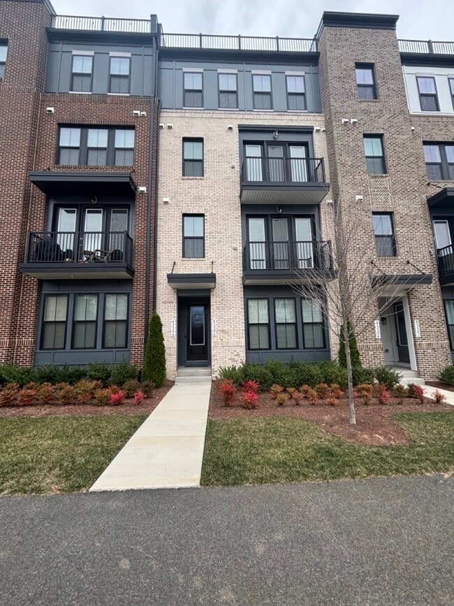 Photo - 43396 Farringdon Sq Casa Adosada