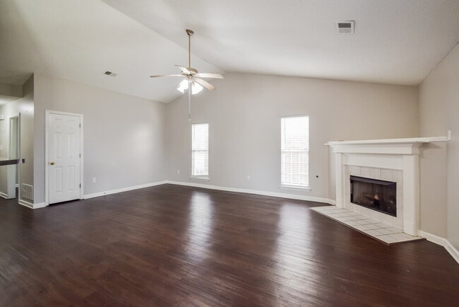 Photo - 1708 Cherry Creek Dr