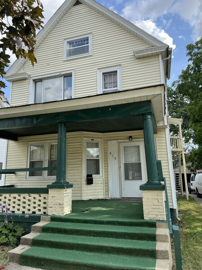 Photo - 414 Woodlawn St SE Casa